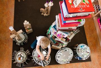 Kindergarten Gosau Wissensturm Bauen Bauprojekt LeserInnenaktion Jetzt wird gebaut Bücher